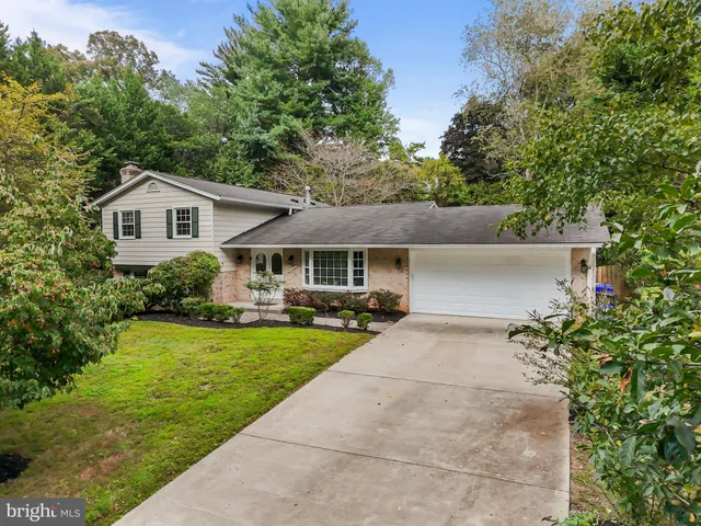 $940,000 | 11905 Ambleside Drive, Potomac, MD 20854