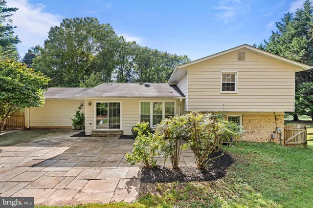 $940,000 | 11905 Ambleside Drive, Potomac, MD 20854