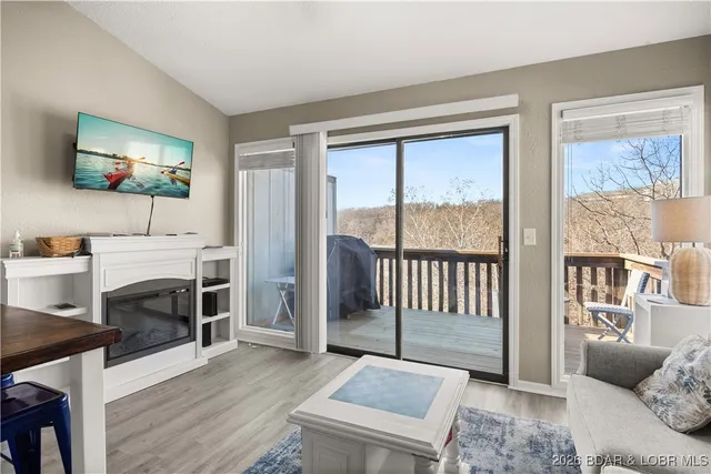 $129,900 | 163 Southwood Shores Place, Unit 3D, Lake Ozark, MO 65049