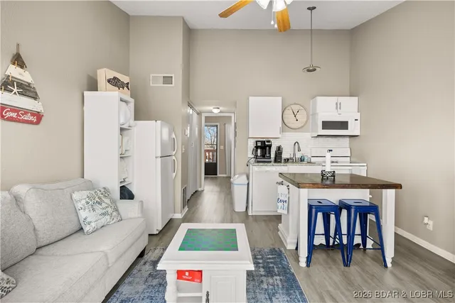 $129,900 | 163 Southwood Shores Place, Unit 3D, Lake Ozark, MO 65049