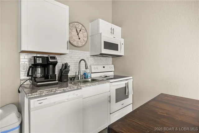 $129,900 | 163 Southwood Shores Place, Unit 3D, Lake Ozark, MO 65049