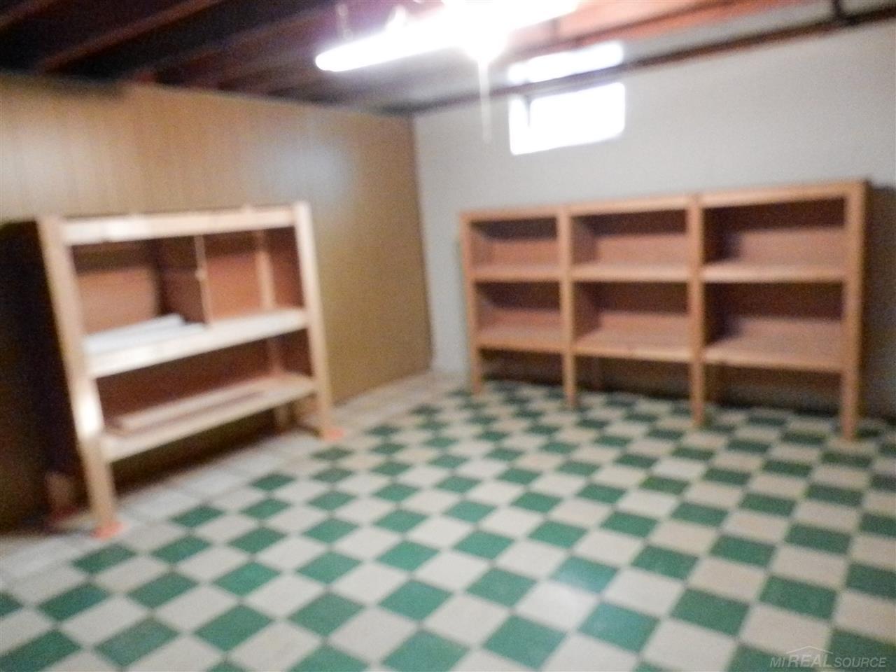 23837 Rausch Avenue Eastpointe, MI 48021 - Photo 33 of 47 31326267-32.JPG