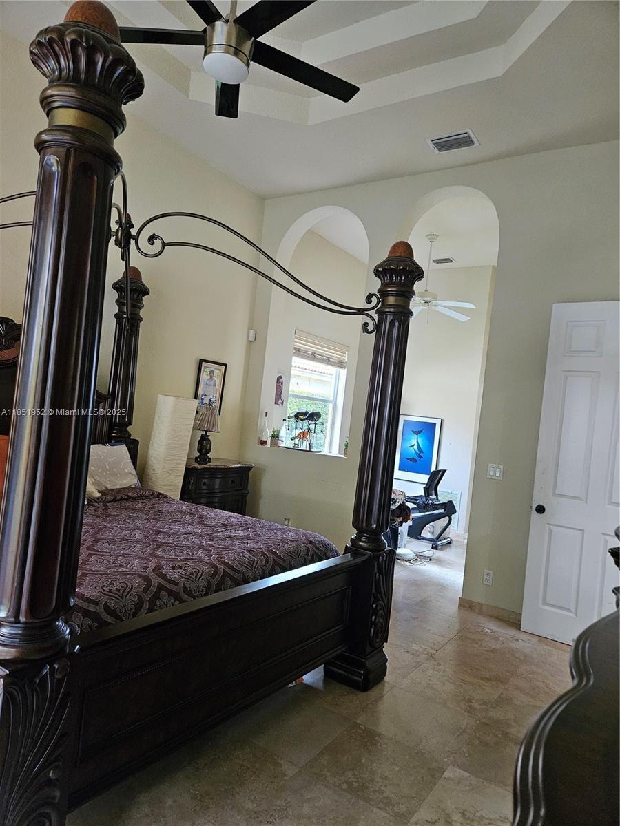 18951 Southwest 30th Street Miramar, FL 33029 - Photo 11 of 62 Primary ensuite