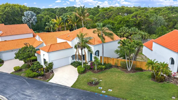 $895,000 | 2596 La Cristal Circle, Palm Beach Gardens, FL 33410