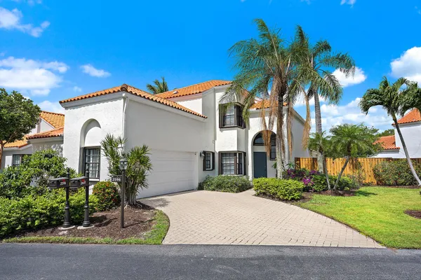 $895,000 | 2596 La Cristal Circle, Palm Beach Gardens, FL 33410