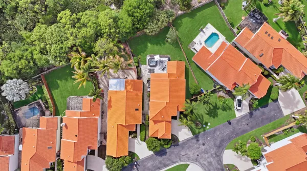 $895,000 | 2596 La Cristal Circle, Palm Beach Gardens, FL 33410