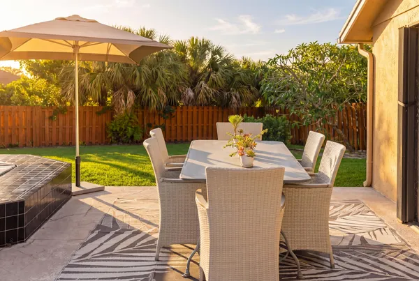 $895,000 | 2596 La Cristal Circle, Palm Beach Gardens, FL 33410