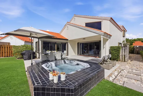 $895,000 | 2596 La Cristal Circle, Palm Beach Gardens, FL 33410