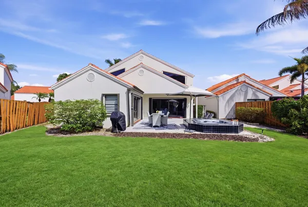 $895,000 | 2596 La Cristal Circle, Palm Beach Gardens, FL 33410