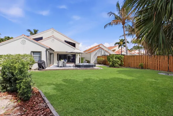 $895,000 | 2596 La Cristal Circle, Palm Beach Gardens, FL 33410