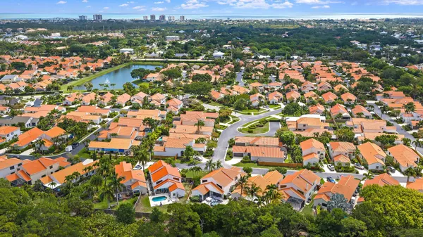 $895,000 | 2596 La Cristal Circle, Palm Beach Gardens, FL 33410