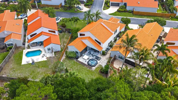 $895,000 | 2596 La Cristal Circle, Palm Beach Gardens, FL 33410