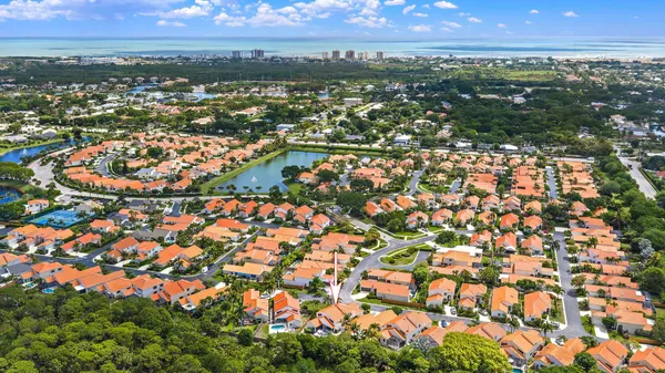 $895,000 | 2596 La Cristal Circle, Palm Beach Gardens, FL 33410