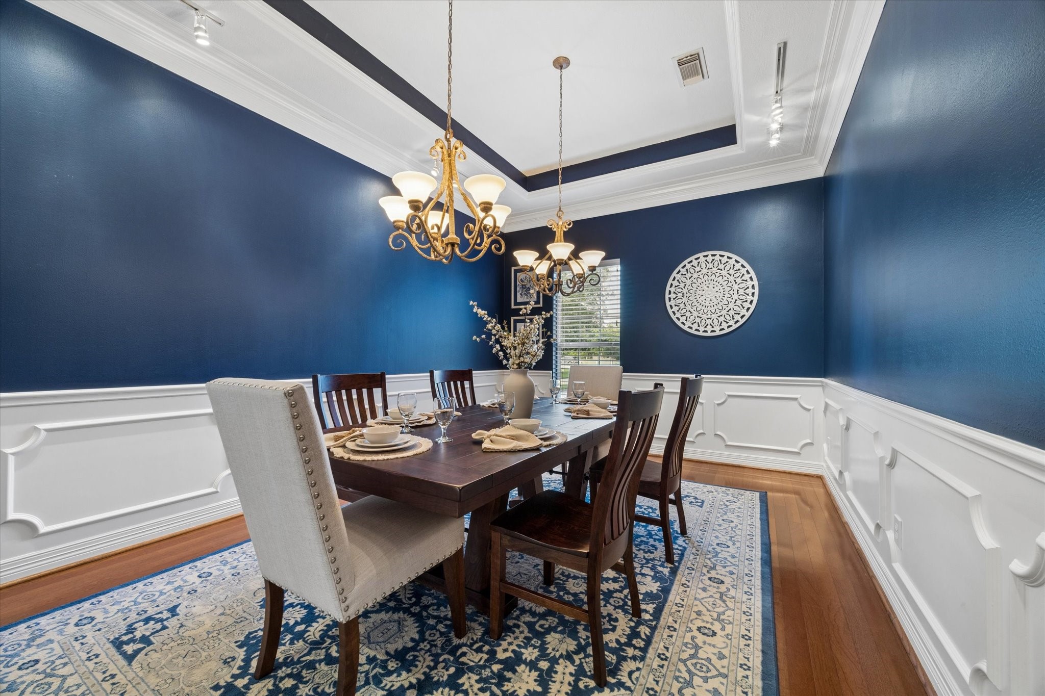 16519 Deerhaven Run Rosharon, TX 77583 - Photo 4 of 47 a view of a dining room with furniture and chandelier
