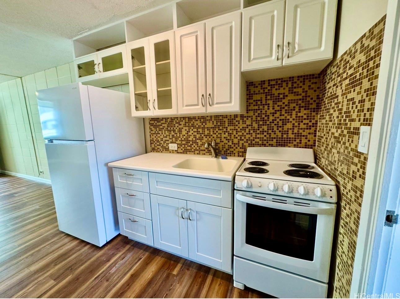 425 Ena Road, Unit 302B Honolulu, HI 96815 - Photo 7 of 25