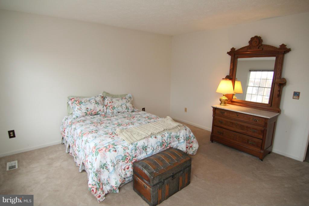 202 Rector Street Sterling, VA 20164 - Photo 16 of 30 Bedroom