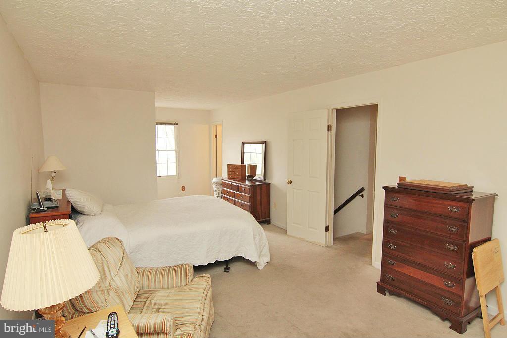 202 Rector Street Sterling, VA 20164 - Photo 23 of 30 Bedroom (Master)