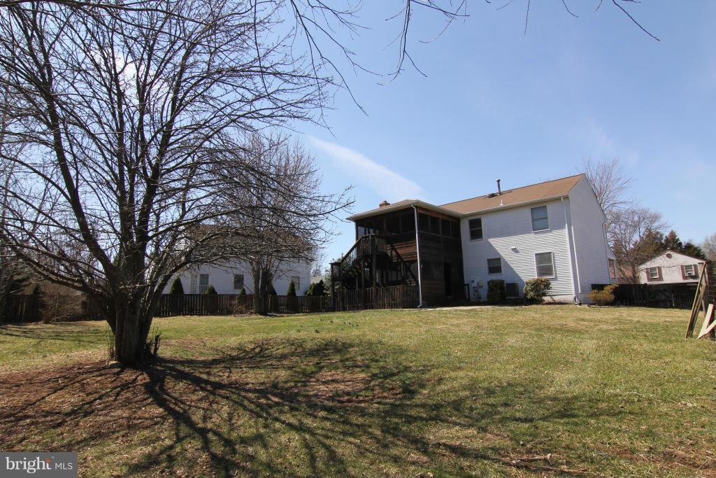202 Rector Street Sterling, VA 20164 - Photo 30 of 30 Exterior (Rear)