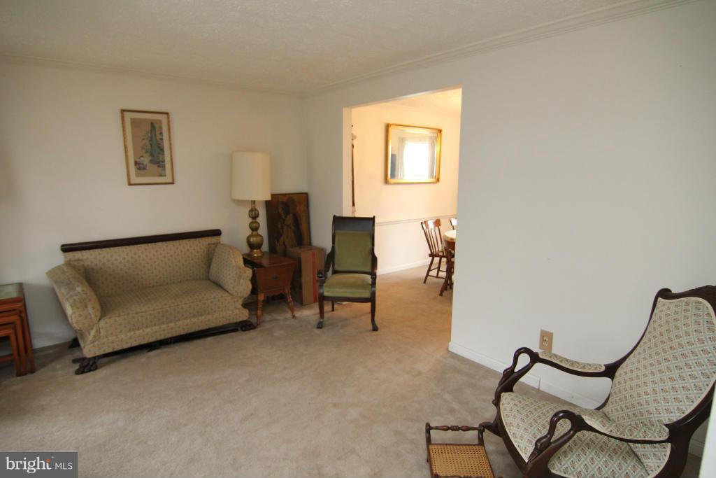 202 Rector Street Sterling, VA 20164 - Photo 6 of 30 Living Room