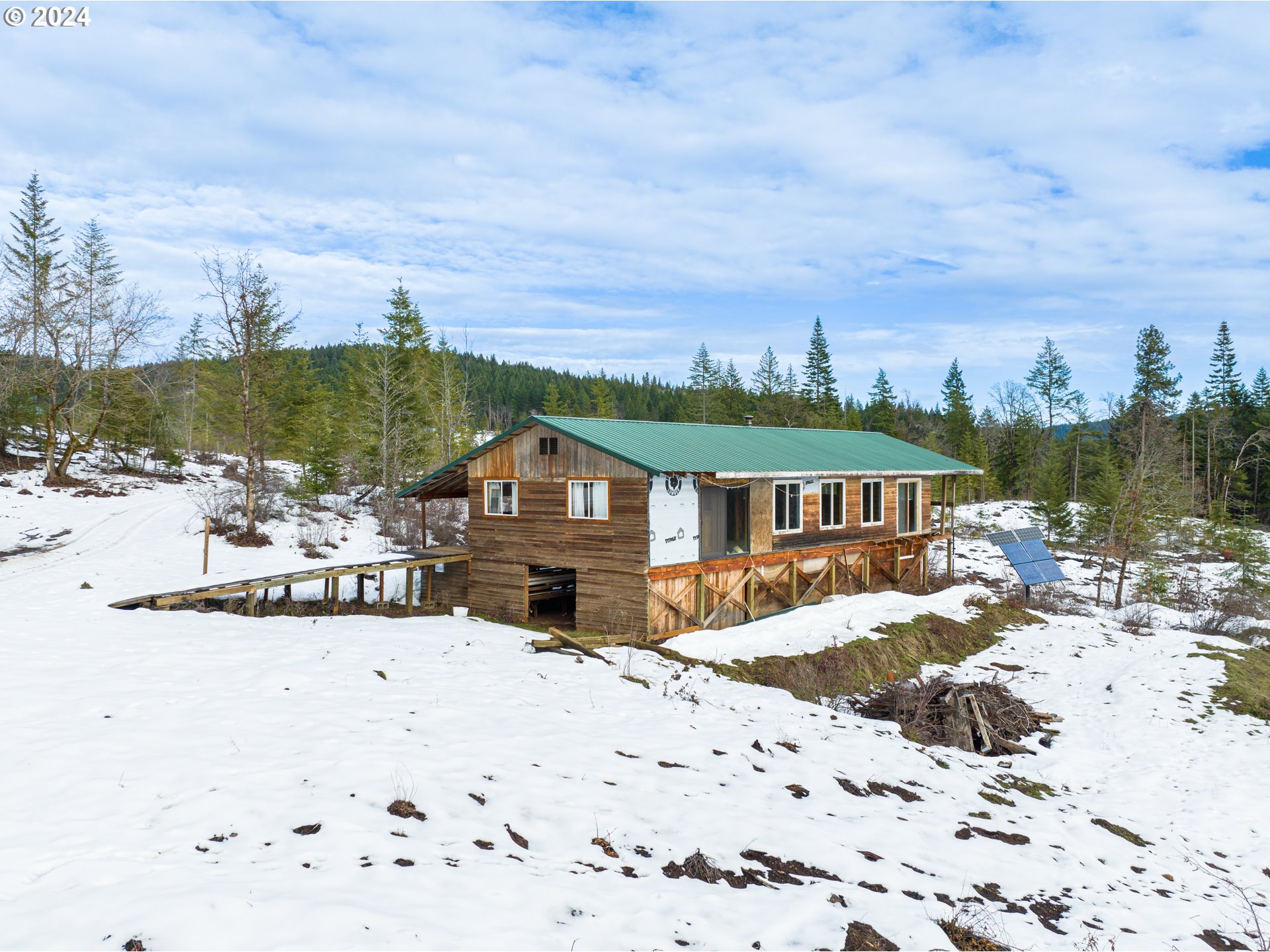 601 Rattlesnake Road White Salmon, WA 98672 - Photo 1 of 9 Gallery Image 1