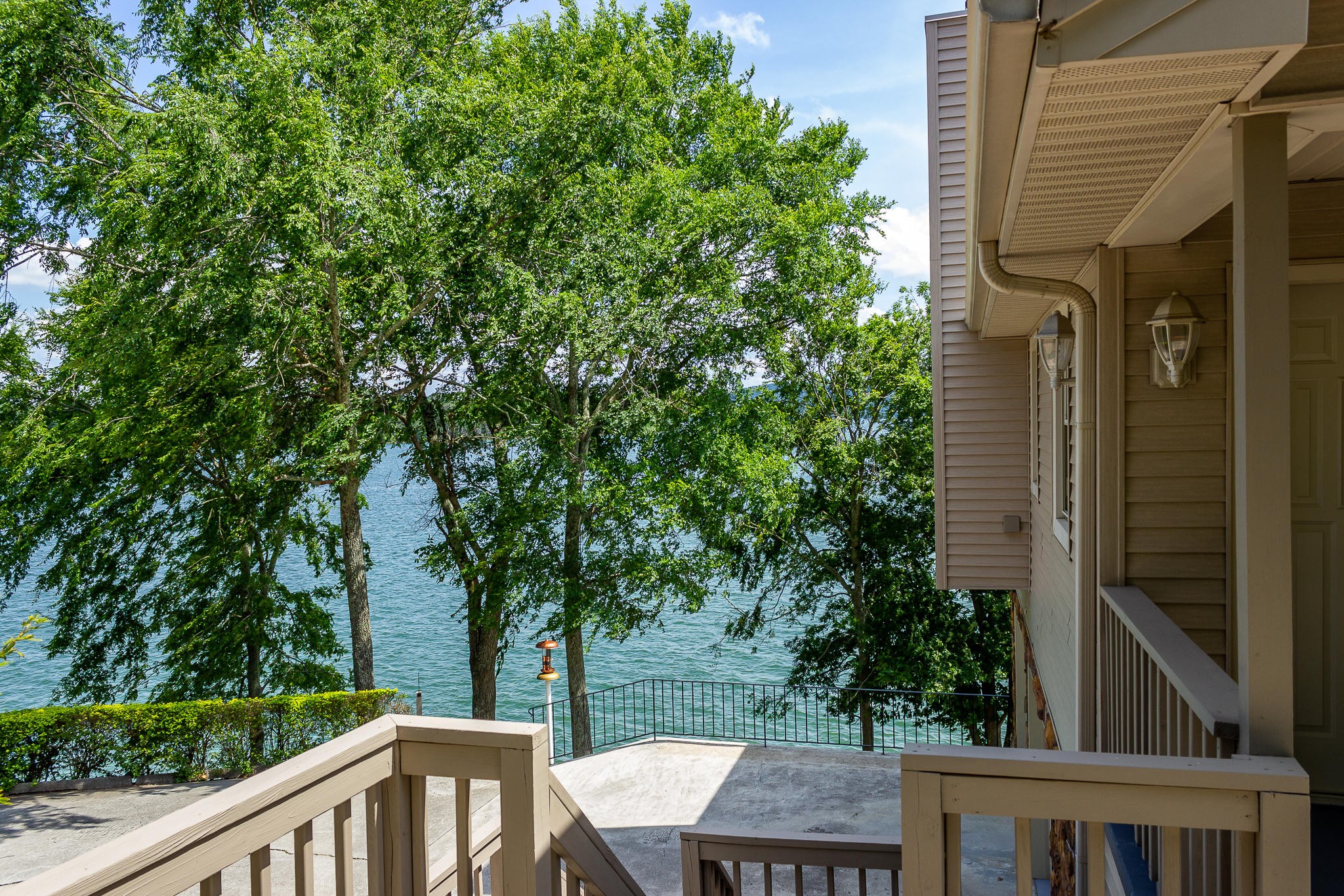 629 Turtle Pointe Bean Station, TN 37708 - Photo 6 of 35 Gallery Image 6