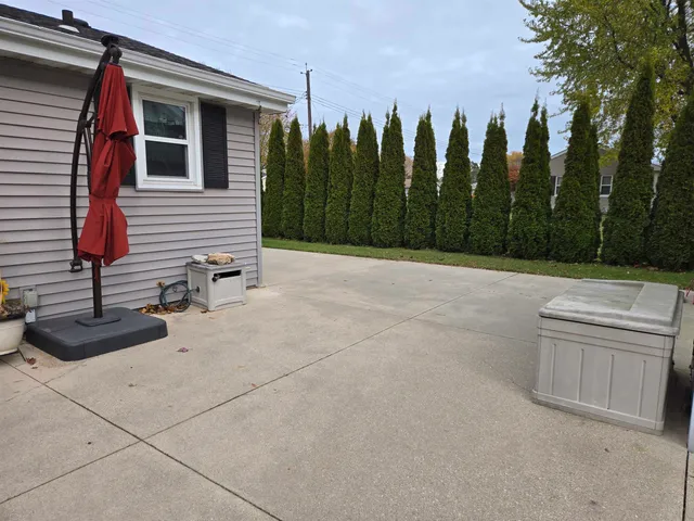 $230,000 | 807 Linden Avenue East, Manitowoc, WI 54220