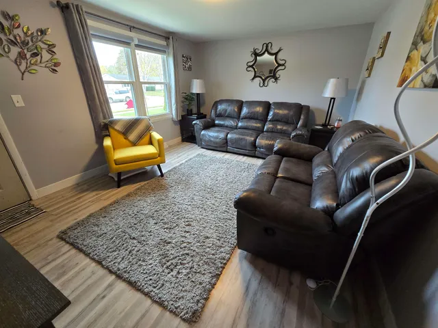 $230,000 | 807 Linden Avenue East, Manitowoc, WI 54220