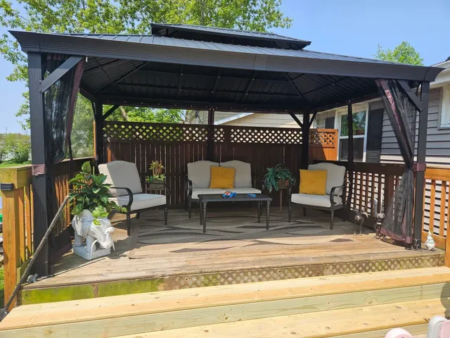 $230,000 | 807 Linden Avenue East, Manitowoc, WI 54220