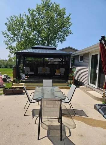$230,000 | 807 Linden Avenue East, Manitowoc, WI 54220