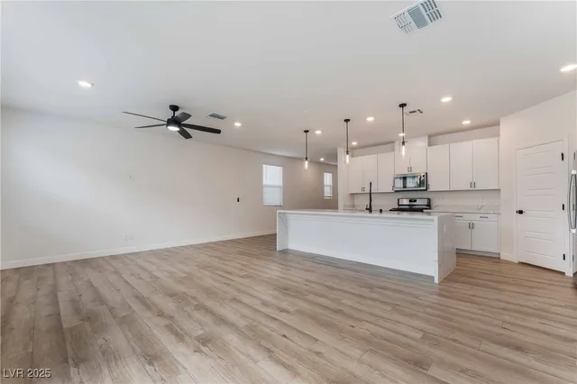 $2,500 | 10613 Adobe Rnch Street, Las Vegas, NV 89141