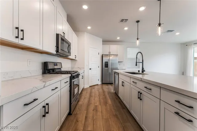 $2,500 | 10613 Adobe Rnch Street, Las Vegas, NV 89141