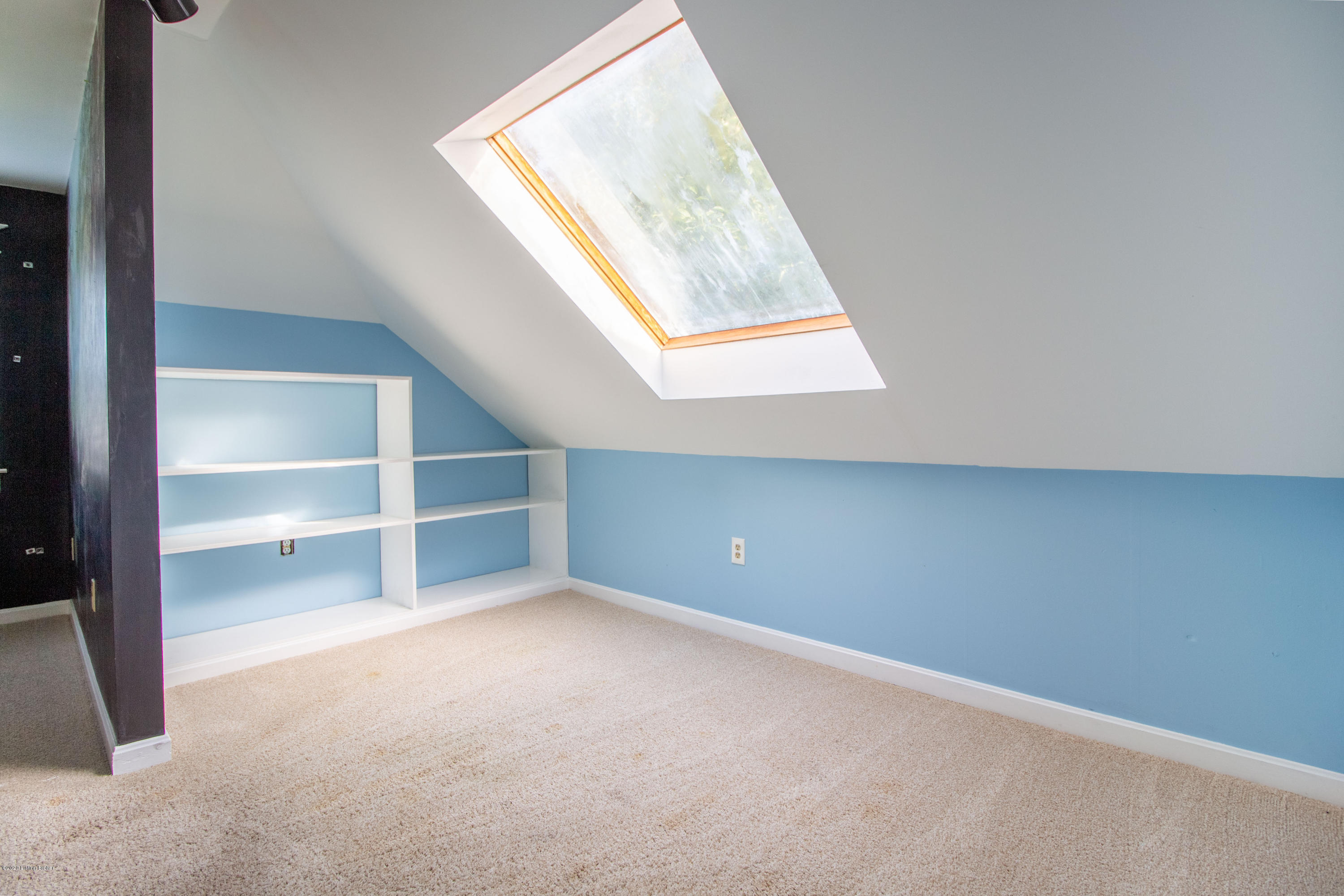 2877 Riedling Drive Louisville, KY 40206 - Photo 39 of 49 Bedroom #4 Closet