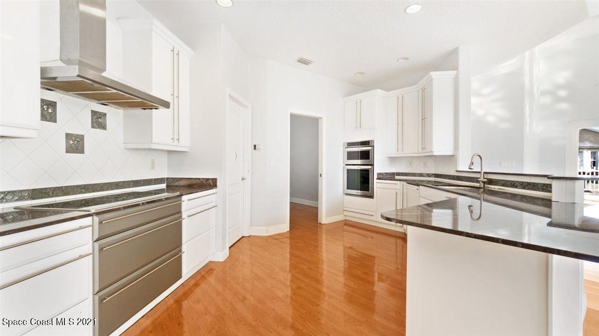 739 Seymour Road Northeast Palm Bay, FL 32905 - Photo 6 of 25 Kitchen
