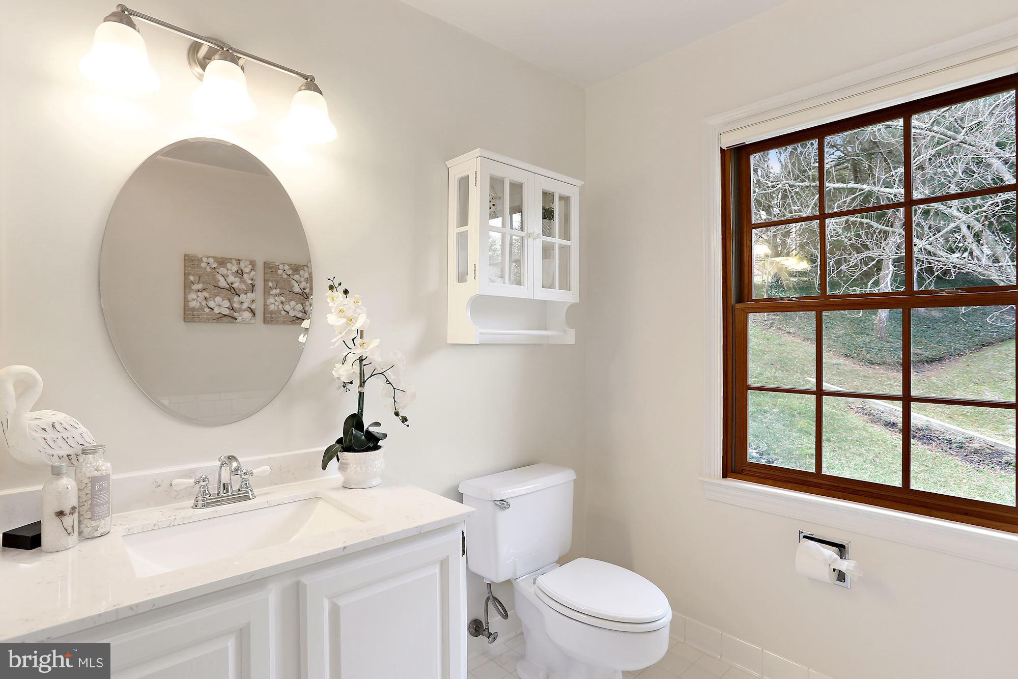 2677 Marcey Road Arlington, VA 22207 - Photo 27 of 43 Primary Bath