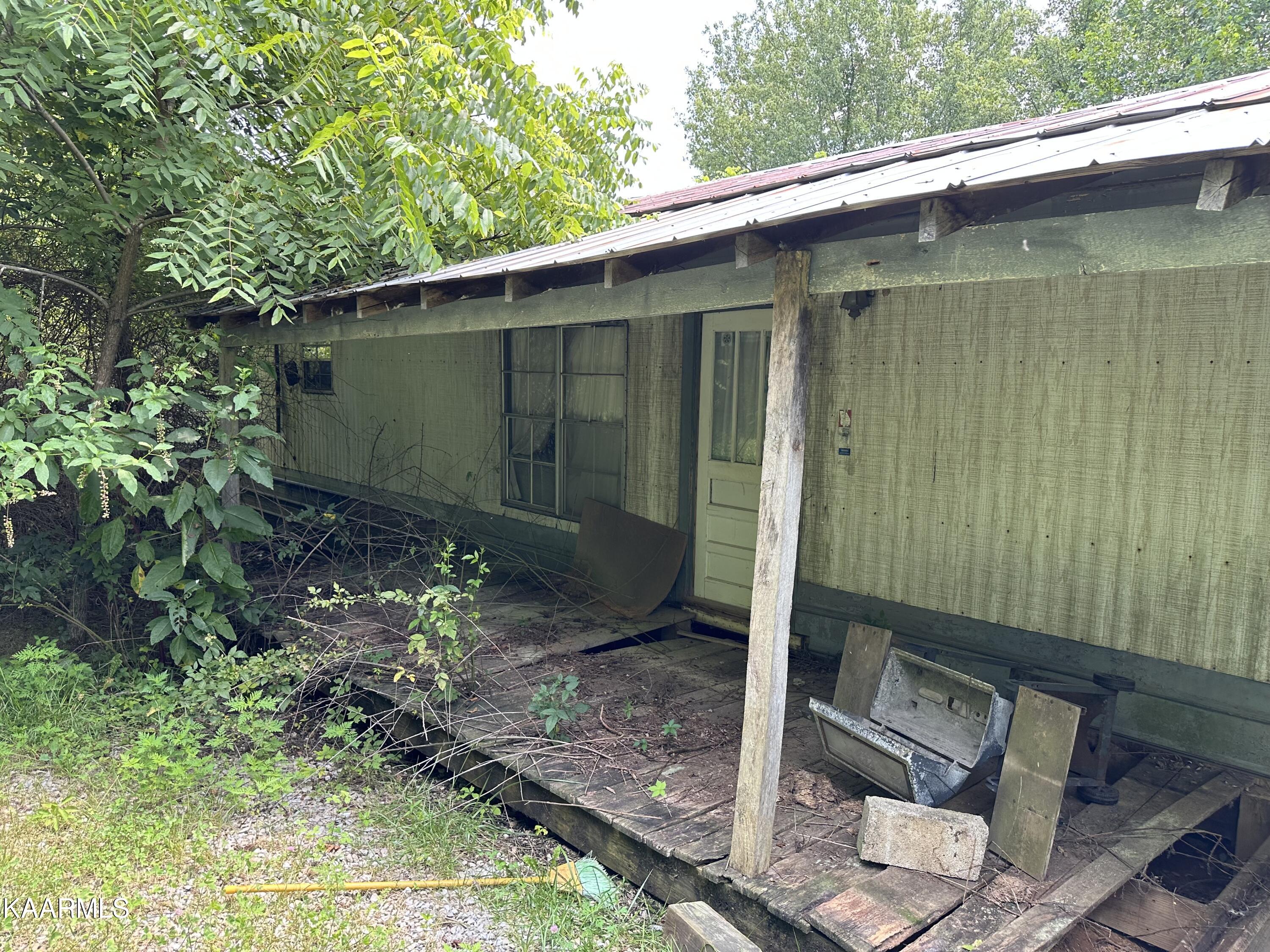 513 Rogers Road Speedwell, TN 37870 - Photo 3 of 6 IMG_1034