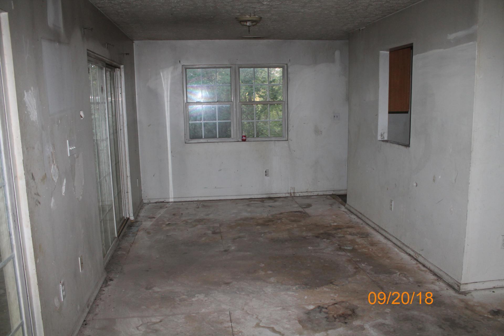 1925 Harding Road Blacksburg, VA 24060 - Photo 6 of 17 IMG_2116 dated