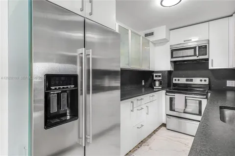 $659,000 | 3 Island Avenue, Unit 11B, Miami Beach, FL 33139