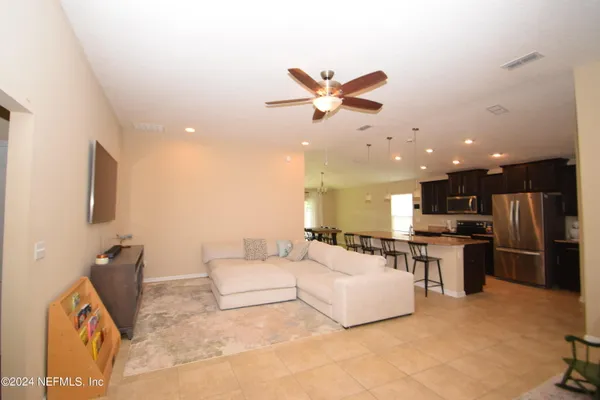 $2,100 | 12593 Itani Way, Jacksonville, FL 32226