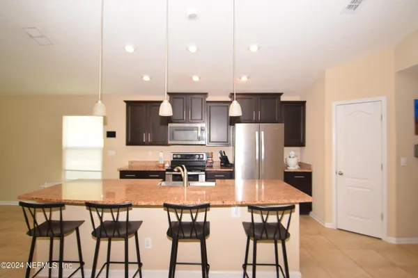 $2,100 | 12593 Itani Way, Jacksonville, FL 32226