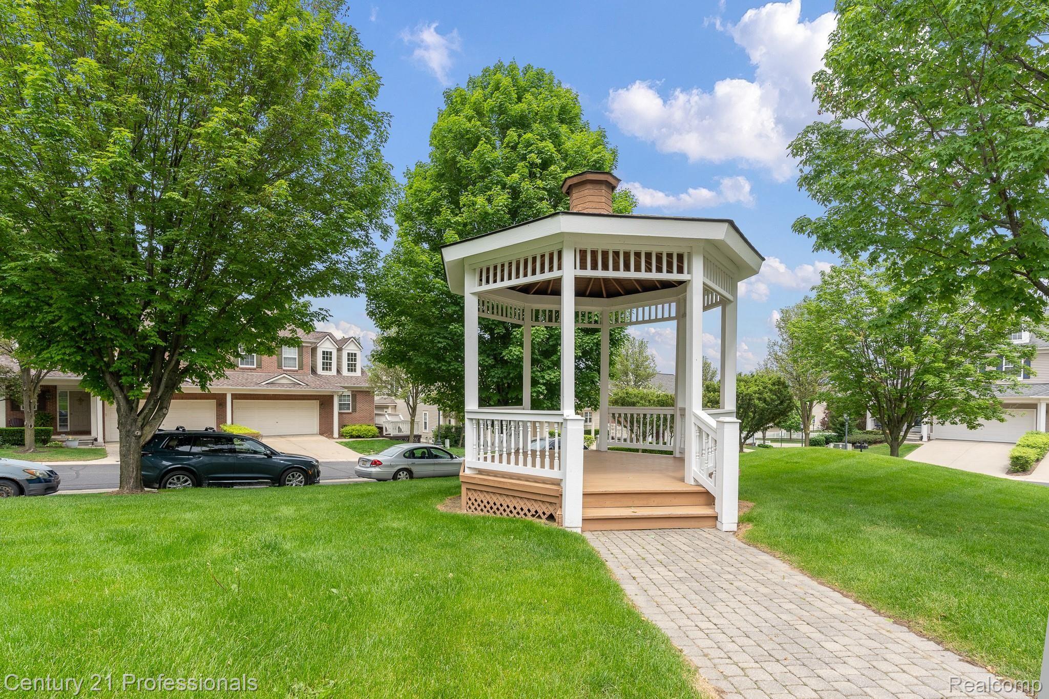 663 West Bluff Court Rochester, MI 48307 - Photo 38 of 38 663 W Bluff MLS-W051.jpg
