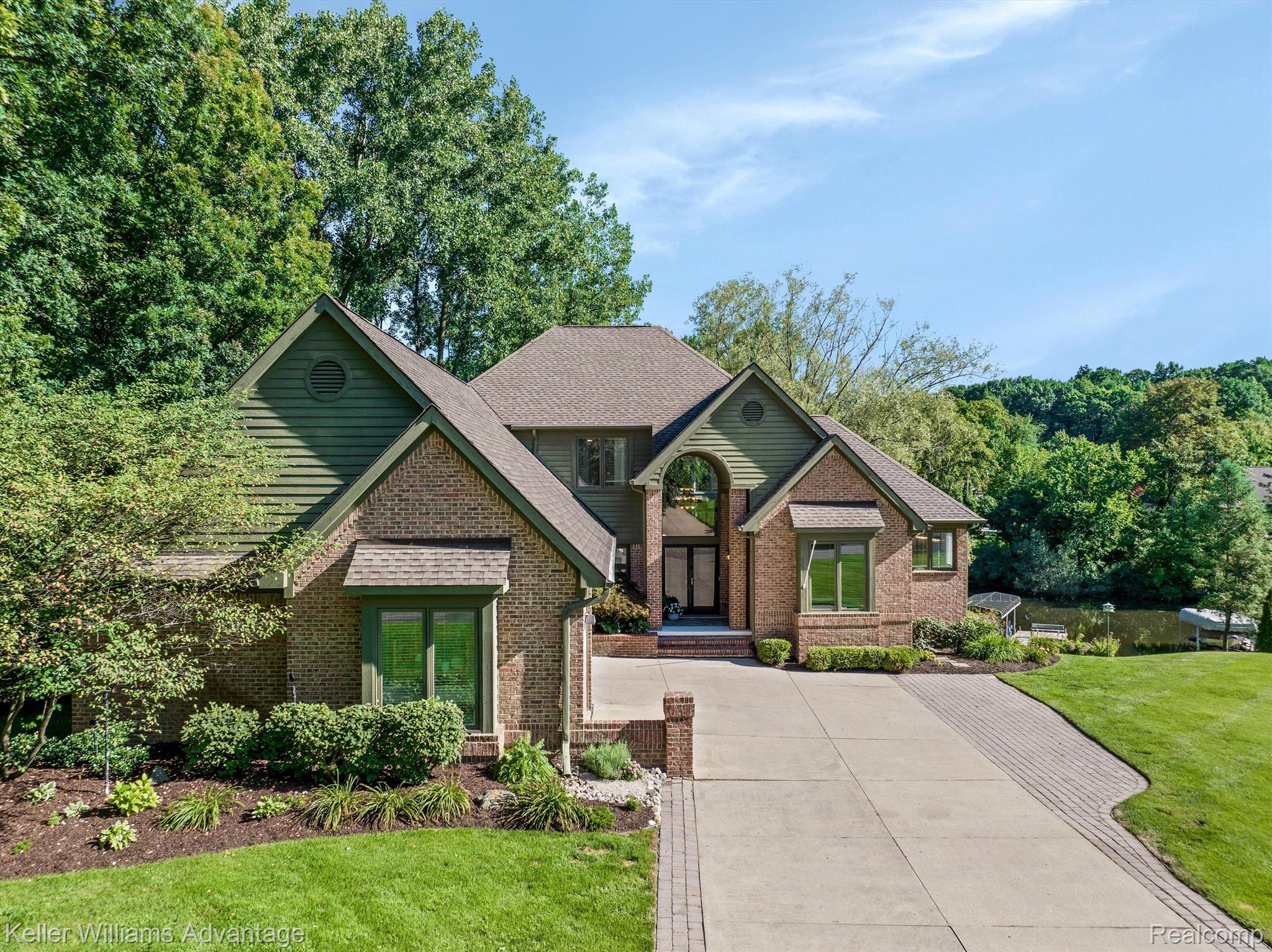 5440 Inverrary Lane Commerce Township, MI 48382 - Photo 43 of 49 Exterior - Located at end of road