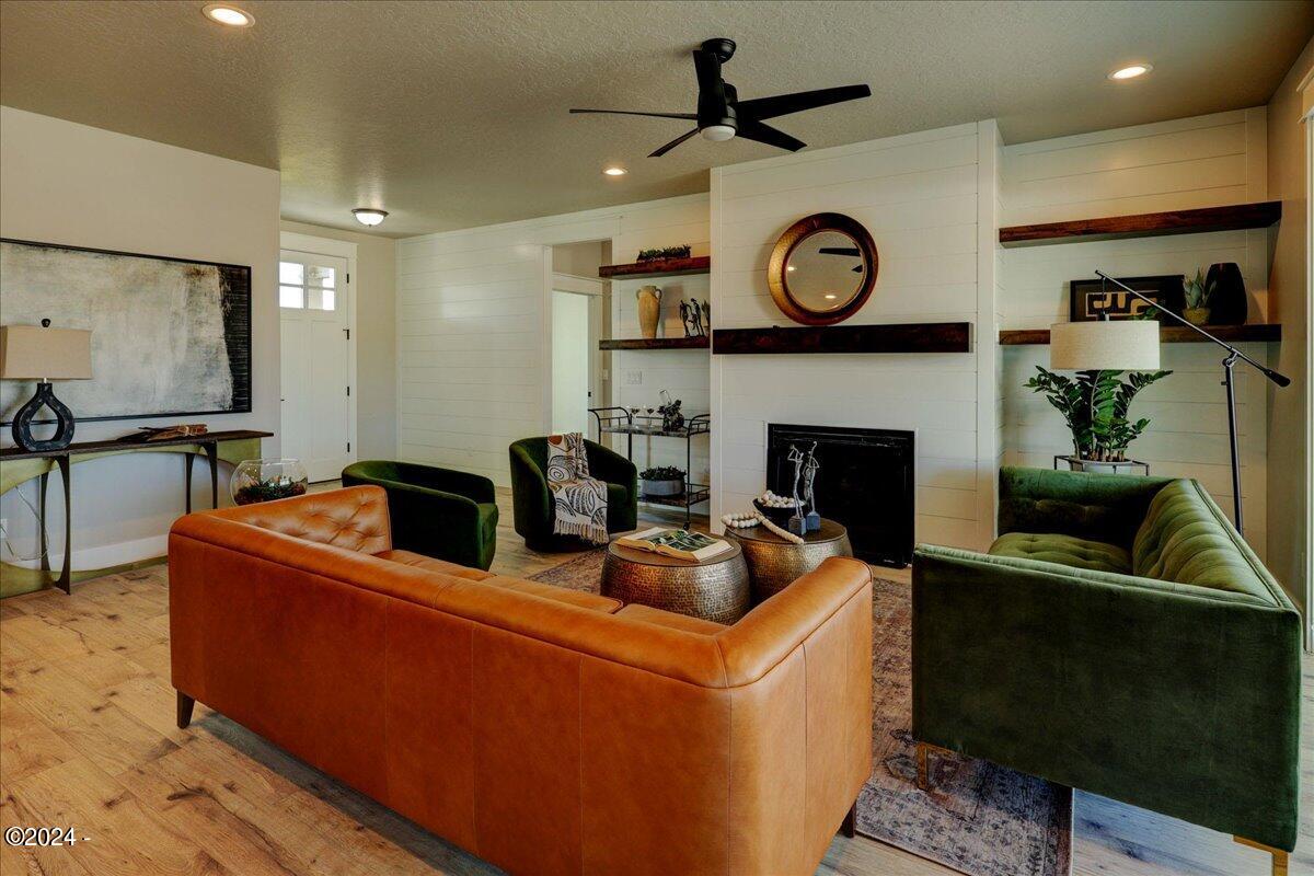 4437 Casa Rio Drive Ontario, OR 97914 - Photo 8 of 45 Focal Fireplace
