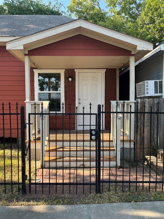 1504 Freeman Street Houston, TX 77009 - Photo 14 of 20 a view of a house with small porch