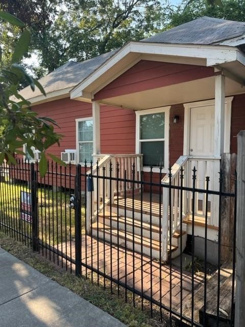 1504 Freeman Street Houston, TX 77009 - Photo 16 of 20 a view of a white house with a small yard