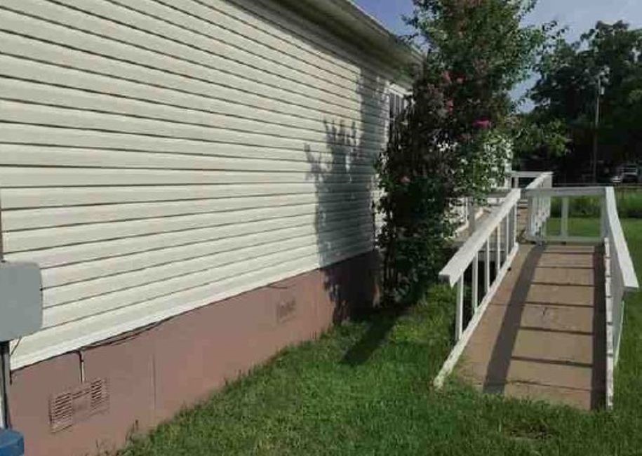209 4th Street Valley View, TX 76272 - Photo 4 of 6