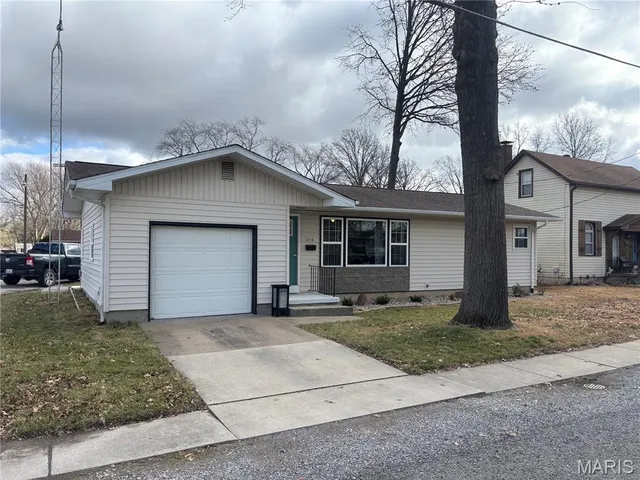 $264,900 | 210 North Elm Street, Breese, IL 62230