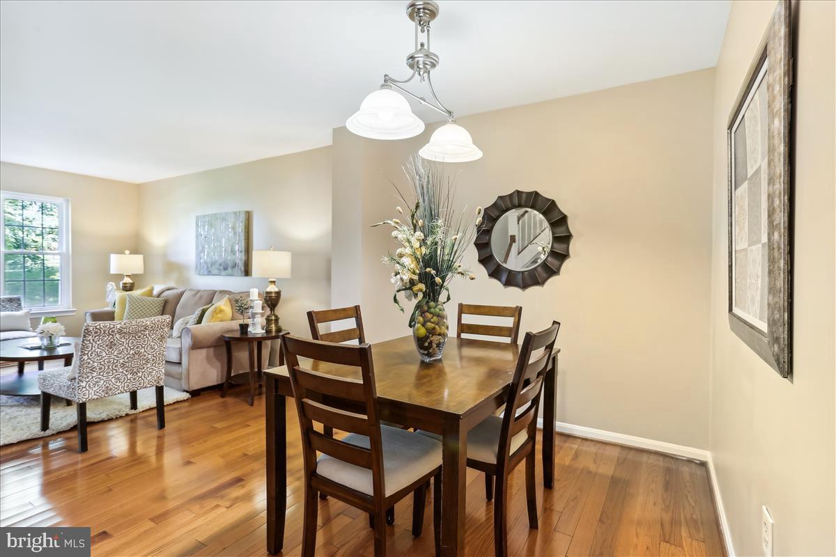 11972 Sentinel Point Court Reston, VA 20191 - Photo 6 of 45 Spacious dining area
