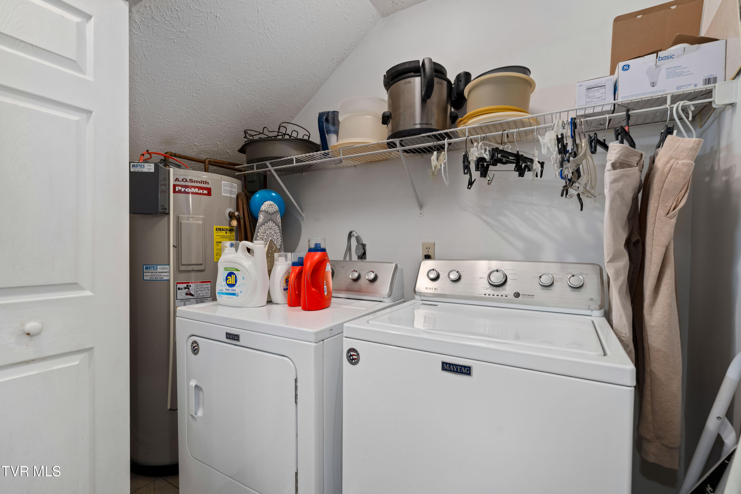 508 Hickory Road Bristol, TN 37620 - Photo 12 of 36 508 Hickory Rd (20 of 37)