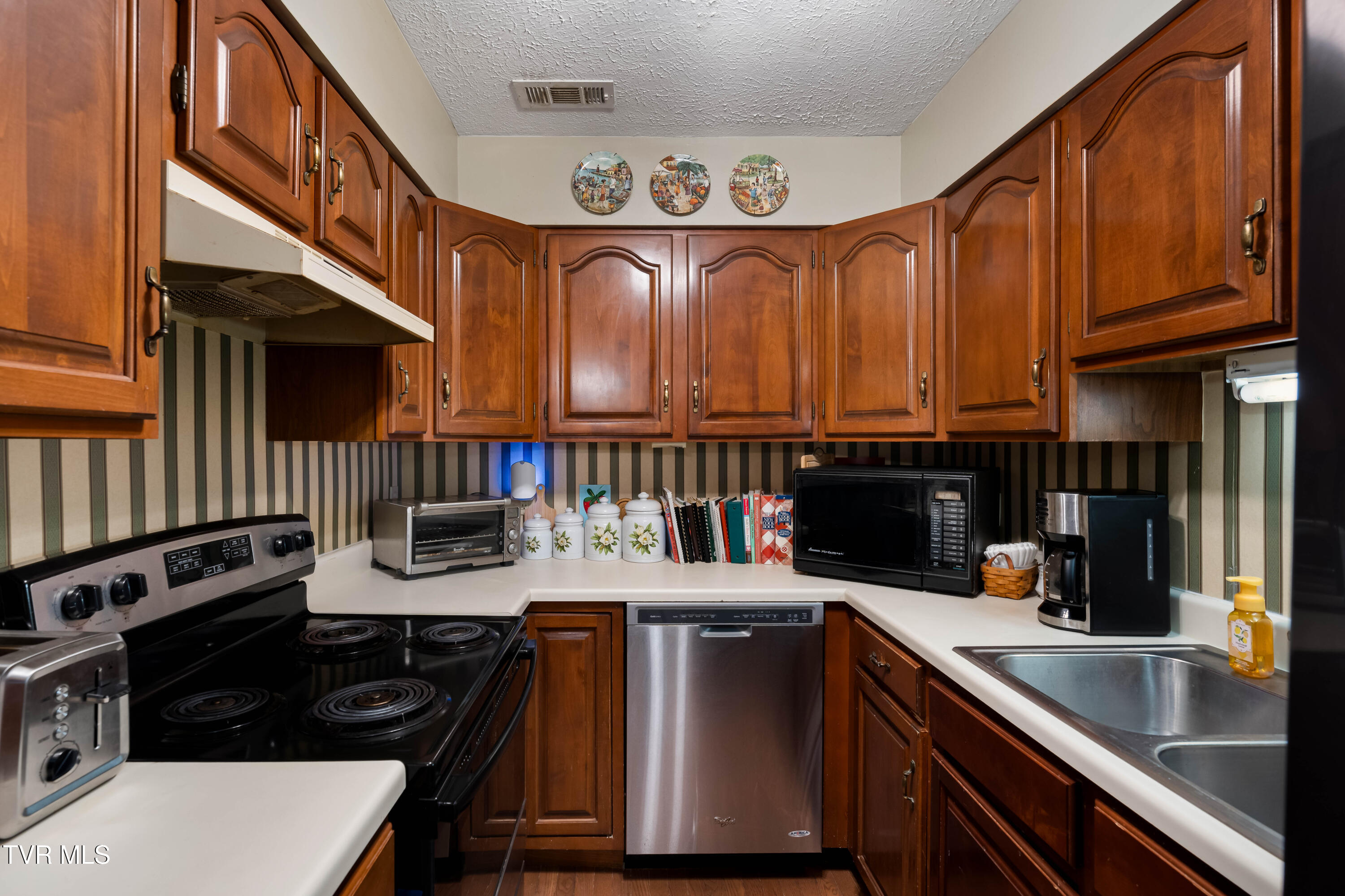 508 Hickory Road Bristol, TN 37620 - Photo 18 of 36 508 Hickory Rd (29 of 37)