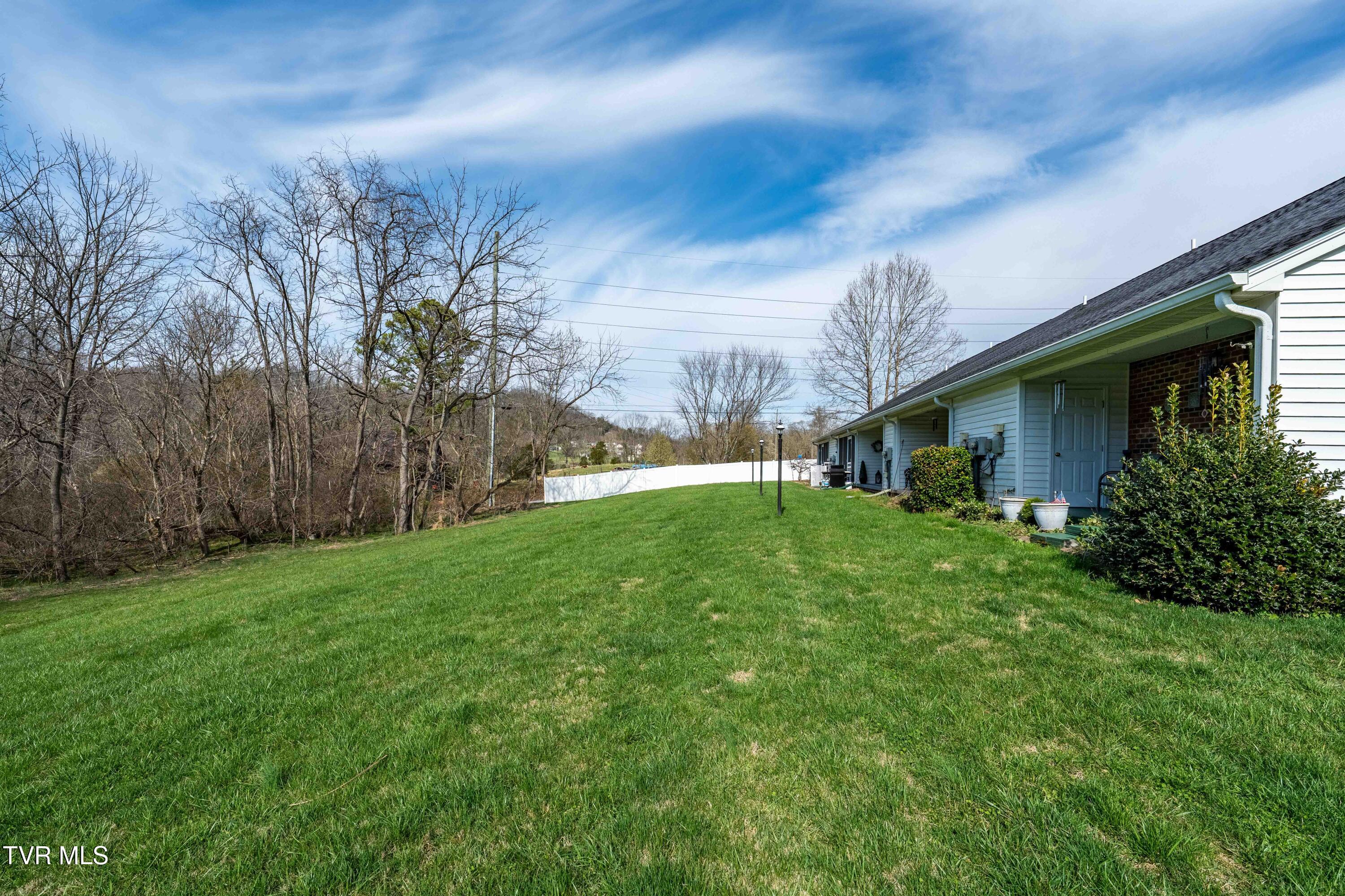 508 Hickory Road Bristol, TN 37620 - Photo 6 of 36 508 Hickory Rd (8 of 37)